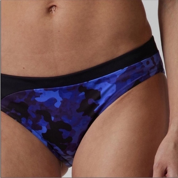 Athleta Freestyle Camo Small, cheeky coverage Sz M NWT - Picture 4 of 9